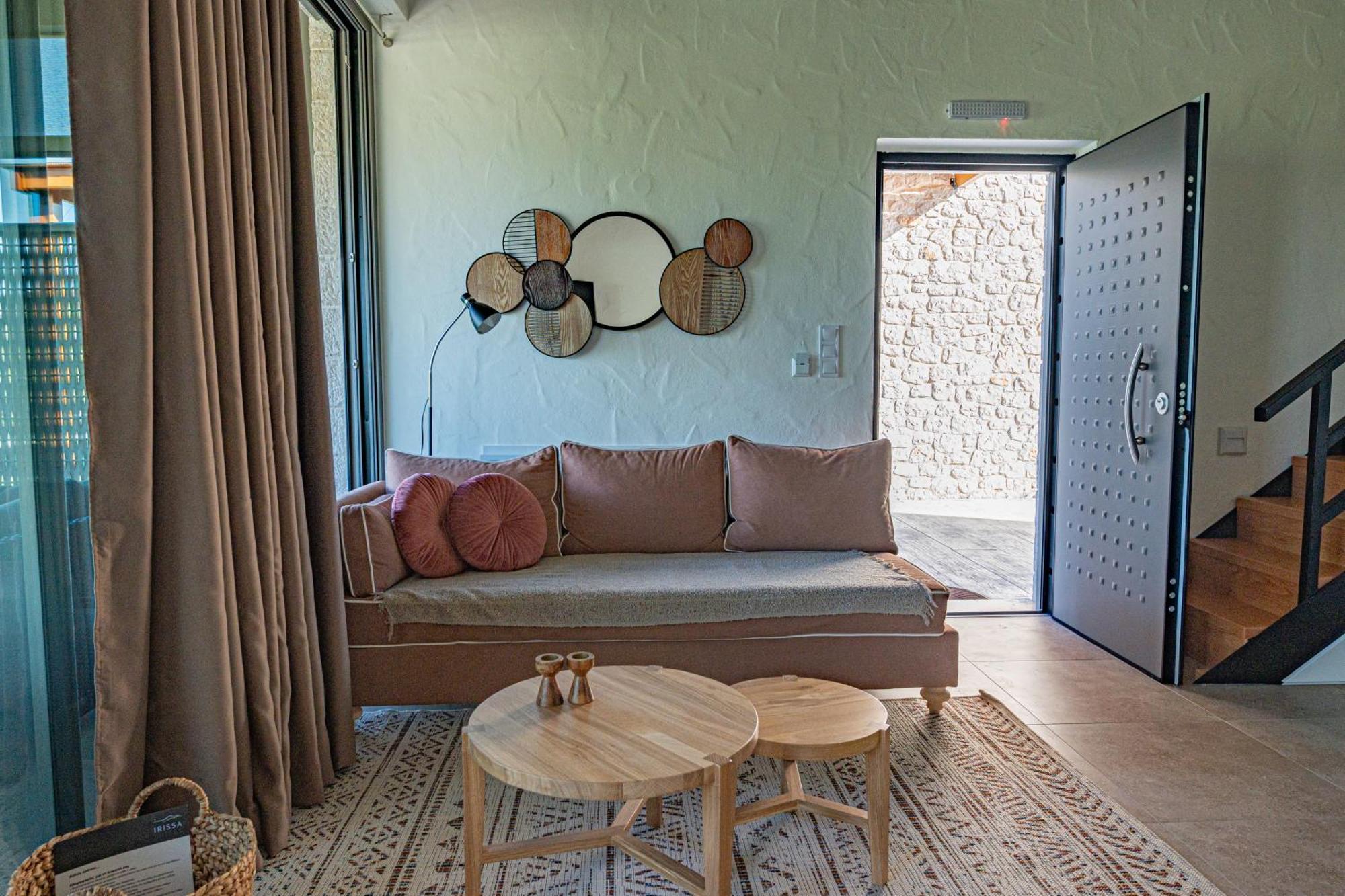 Irissa Suites Paralia Irion Eksteriør bilde